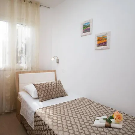 Bravura In Milna Villa *